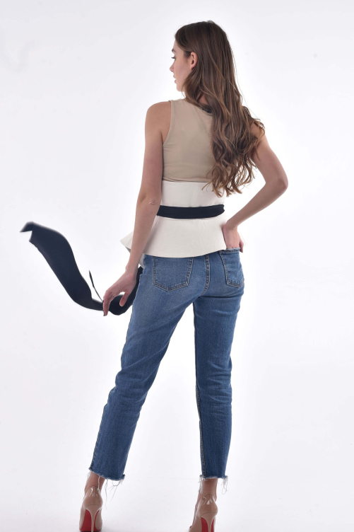 Milk corset belt "Vatra" is an elegant accent with a traditional style.