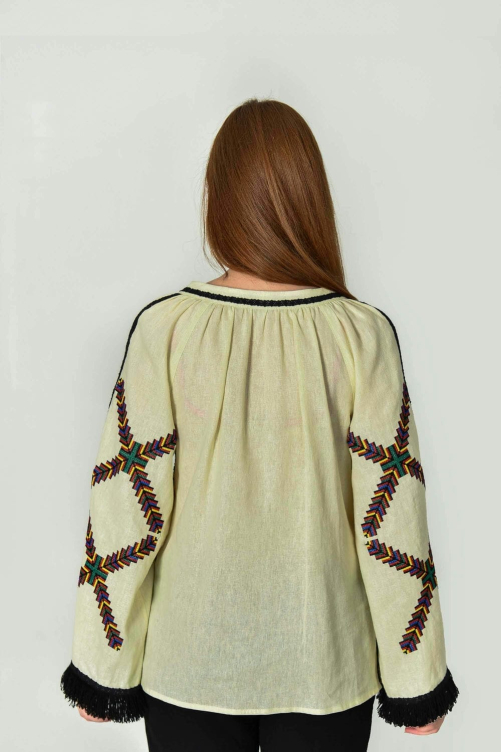 Вышиванка женская "Гуцулка Ксеня" жовта – яркий и волшебный украинский стиль.