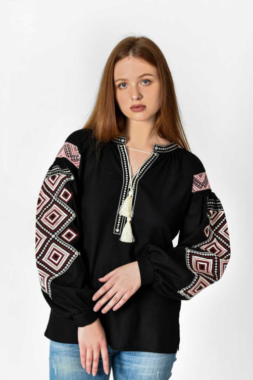 Вишиванка жіноча "Сузір'я" чорна – вишуканий і загадковий український образ.
