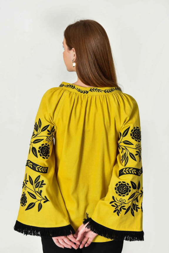 Вишиванка жіноча "Чумацький шлях" охра – витончена краса і традиційні мотиви