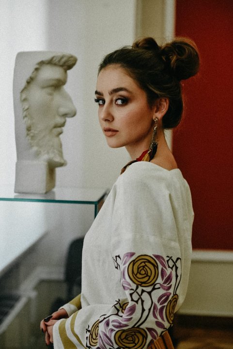 Vyshyvanka damă „Shypshyna” crem de la 2KOLYORY