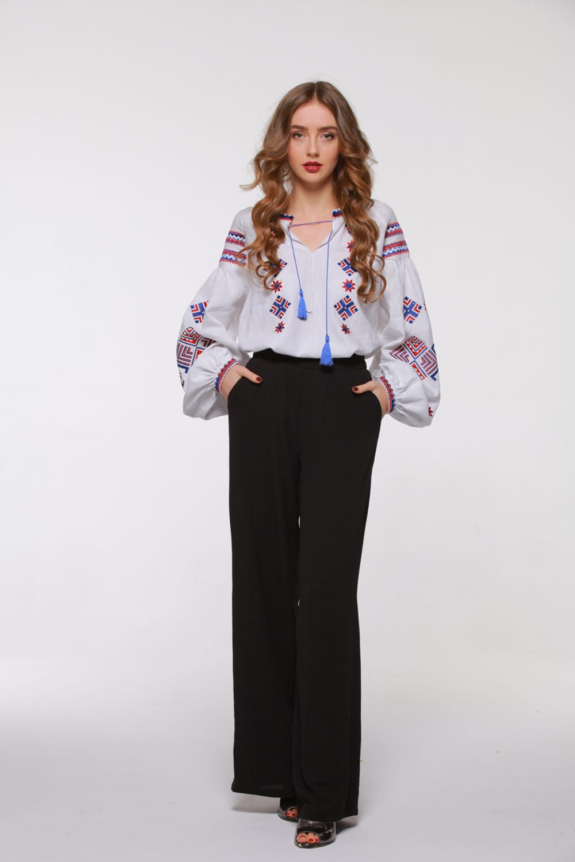 Женская вышиванка "Ромби Косач" – изысканный дизайн и традиции.