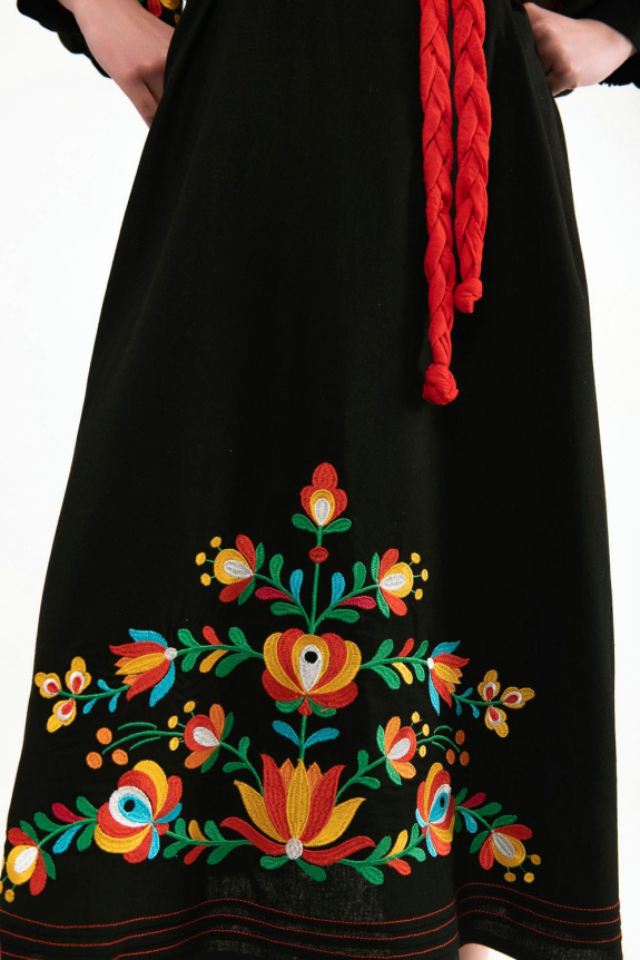 Вышитое платье "Диканька" черное – изысканный украинский стиль