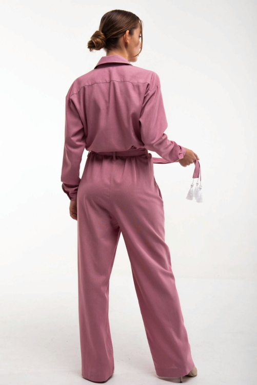 Комбінезон з вишивкою "Суцвіття" пудра – стильний і вишуканий український образ.