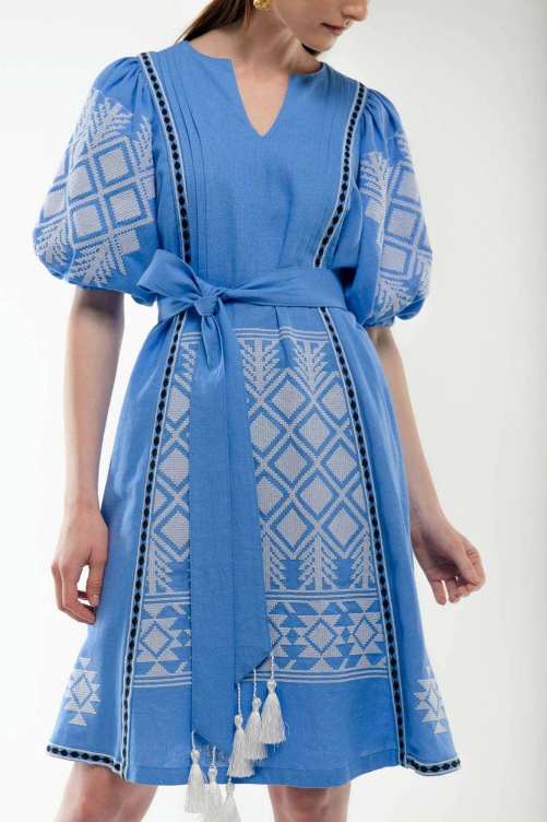 Платье-вышиванка "Мылося" голубое – нежность и стиль в традиционном образе