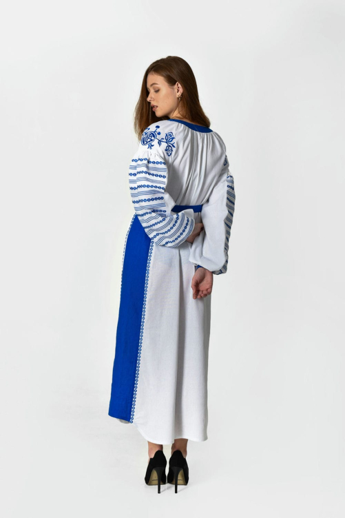 Сукня вишита "Козачка" біла – стильна класика з українським характером