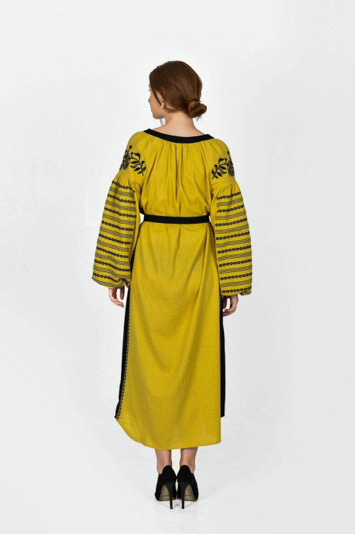 Сукня вишита "Козачка" охра – стильна класика з українським характером