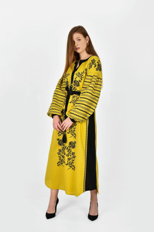 Сукня вишита "Козачка" охра – стильна класика з українським характером