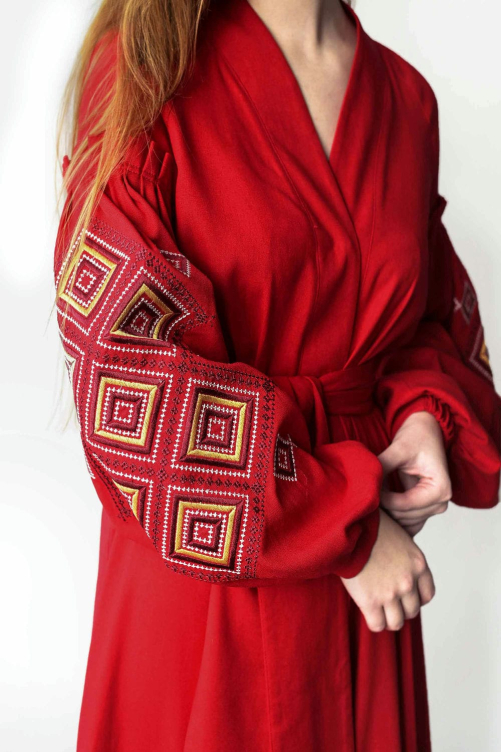 Сукня вишита "Сузір'я" бордо – елегантний і вишуканий український стиль.