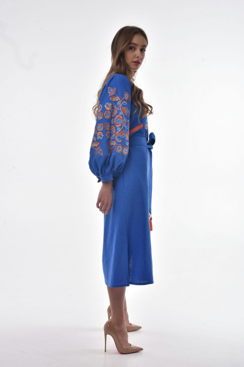 Сукня вишита "Знахідка" волошкова – вишуканий та стильний український образ