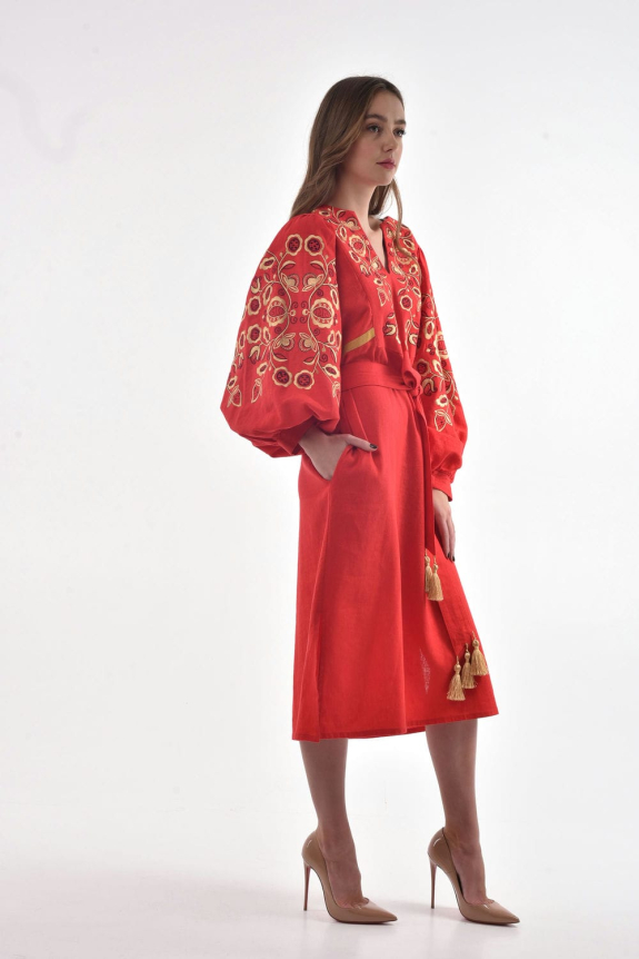 Платье вышитое "Находка" красное – изысканный и стильный украинский образ