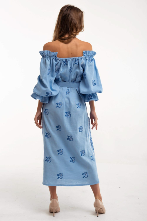 Платье вышитое "Барвинок" голубое – яркий и утонченный украинский стиль.