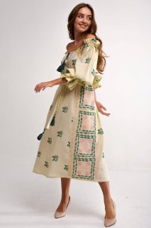 Сукня вишита "Барвінок" жовта – яскравий і витончений український стиль.