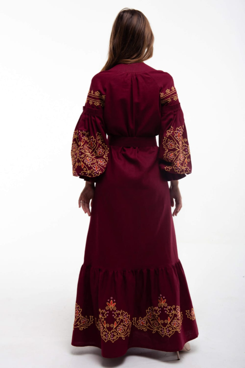 Платье вышитое "Дикая вишня" бордо – элегантный и страстный украинский стиль.