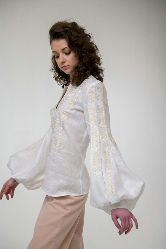 Embroidered blouse Strumivka white