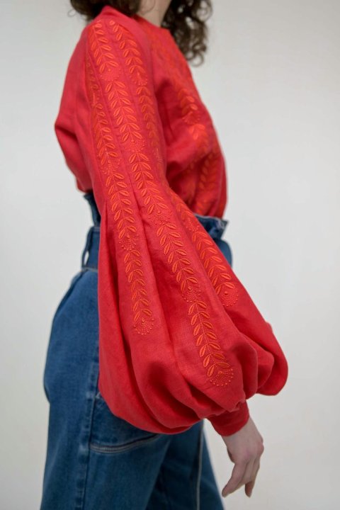 Blusa bordada femenina „Strumivka” color rojo de 2KOLYORY