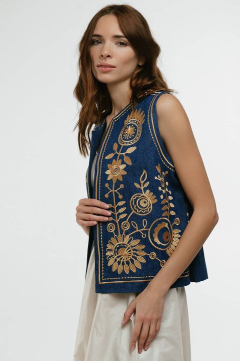 Bestickte Damenweste „Petrykivka“ Jeansblau – leuchtende Ornamente auf klassischem Hintergrund.