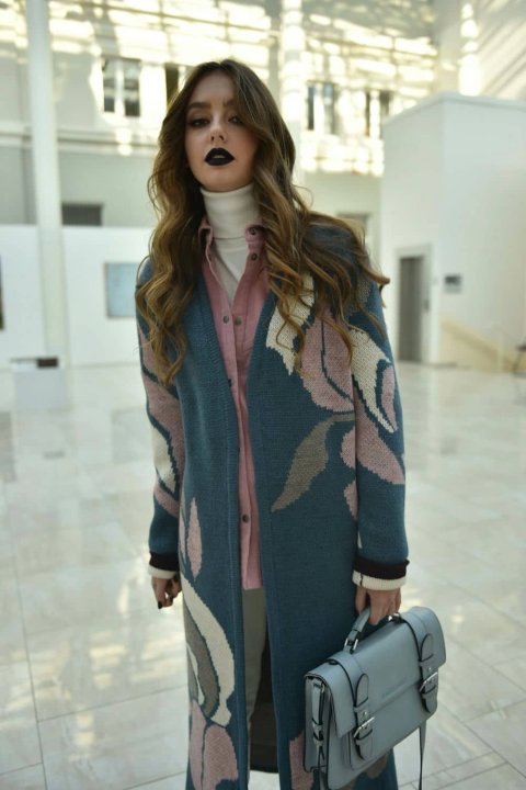 Knitted cardigan "Rosinka" blue - style and comfort in a modern design.