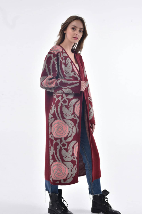 Кардиган в'язаний "Шипшина" бордо – елегантний і насичений вибір для стильного образу.