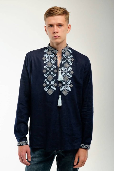 Vyshyvanka Masculina Azul-Marinho „Spadok“ – cor profunda e estilo