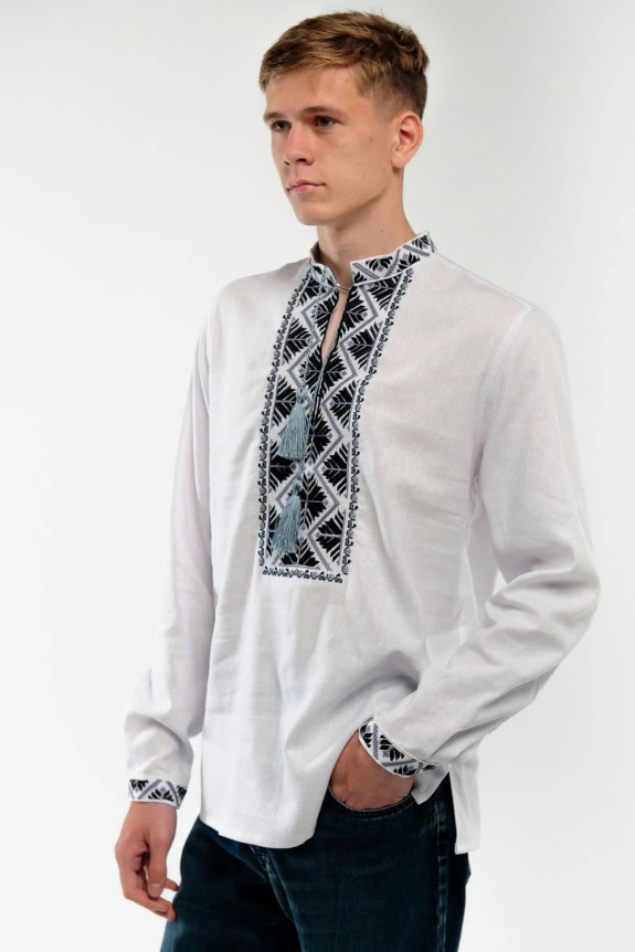 Мужская вышиванка "Волынская" белая – сдержанность и сила традиций