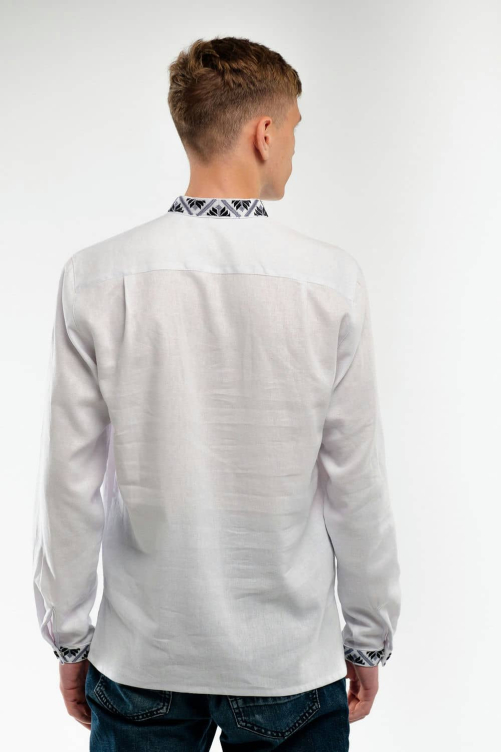 Мужская вышиванка "Волынская" белая – сдержанность и сила традиций