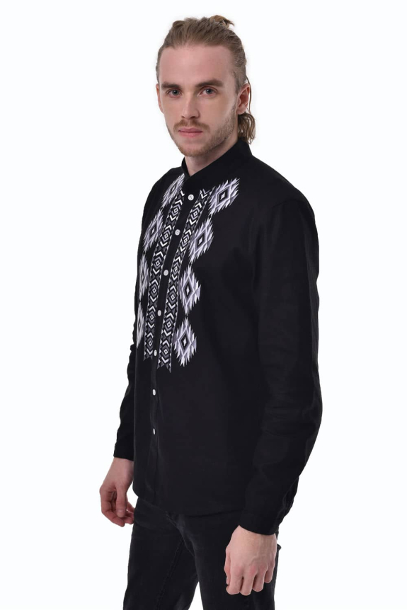 Men's black embroidered shirt "Zvaga" - elegance and Ukrainian tradition