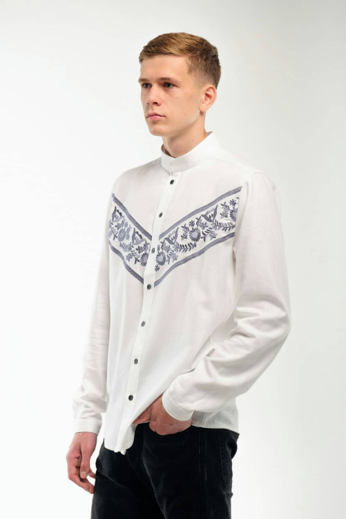 White embroidered men's jacket is a classic that emphasizes the purity of traditions