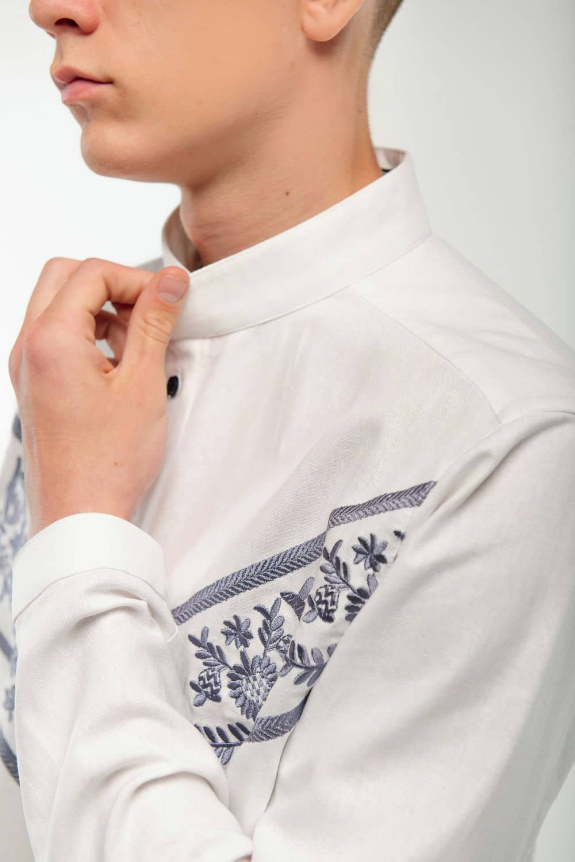 White embroidered men's jacket is a classic that emphasizes the purity of traditions