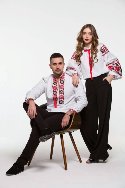 Парные вышиванки "Квиты Зори" – гармония и нежность украинского стиля.