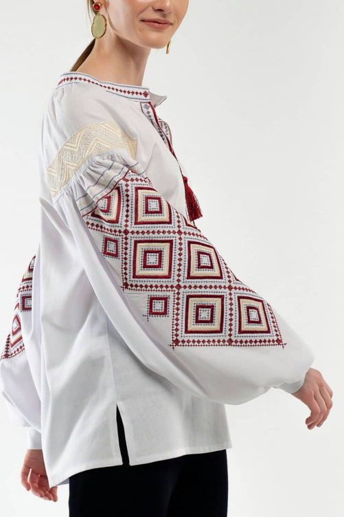 Family embroidery "Suziria" is an elegant image of unity in the Ukrainian style.