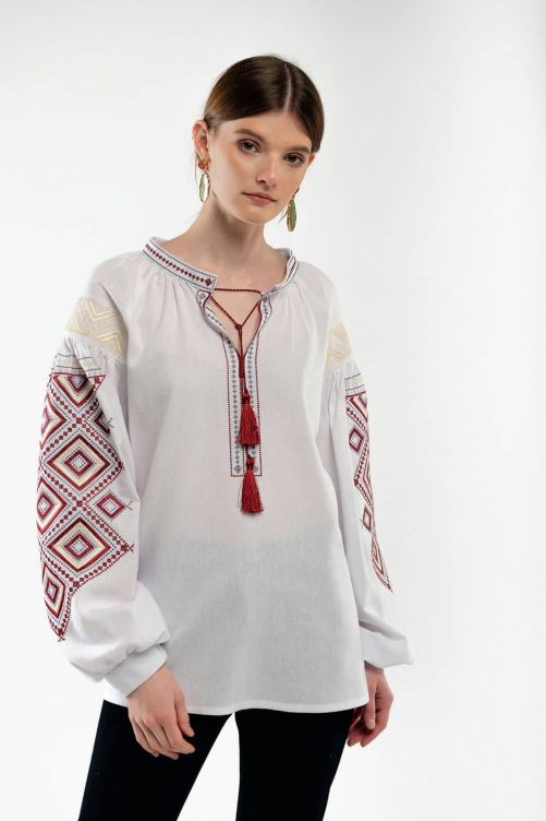 Family embroidery "Suziria" is an elegant image of unity in the Ukrainian style.