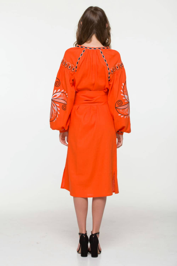 Платья вышиванки для мамы и дочери "Пробуждение" оранж – яркий и теплый семейный образ.