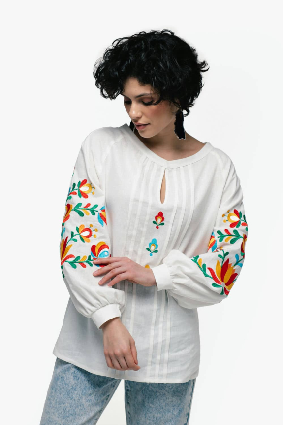 Women's embroidered shirt "Dykanka" milk - an elegant and elegant Ukrainian image.