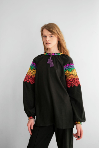 Women's embroidered shirt...