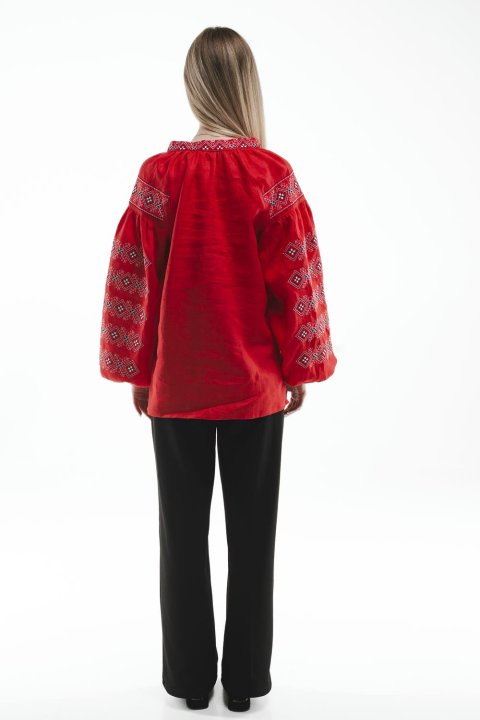 Giacca ricamata da donna "Sumska" rossa - un'immagine ucraina luminosa ed elegante.