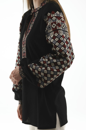 Women's Vyshyvanka Frankivska black - the elegance and strength of Ukrainian traditions.