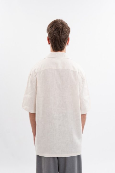 White embroidered men's jacket is a classic that emphasizes the purity of traditions