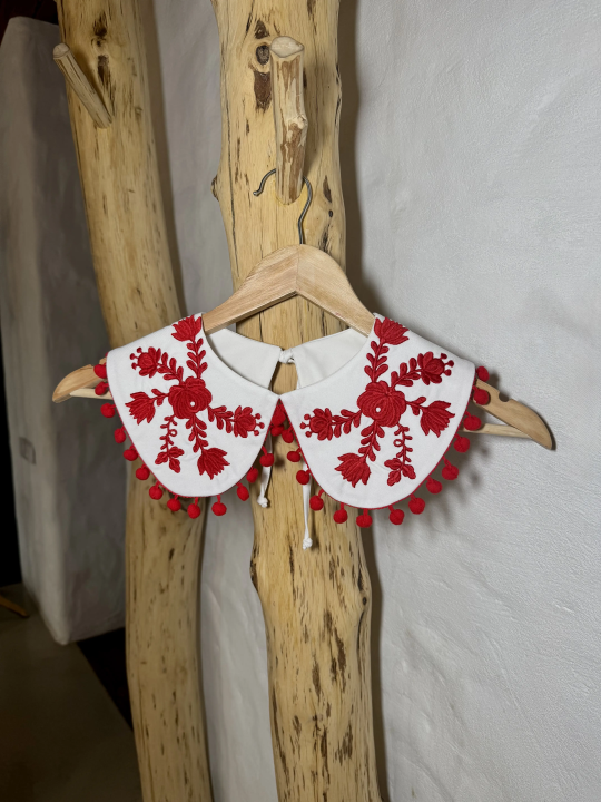 Cuello bordado „Chervona Ruzha” – 2KOLYORY