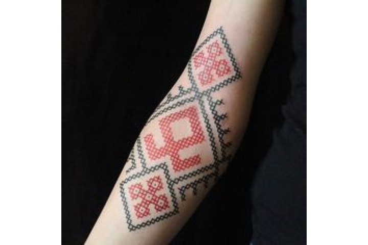 Ukrainian tattoos - like embroidered shirts on the body